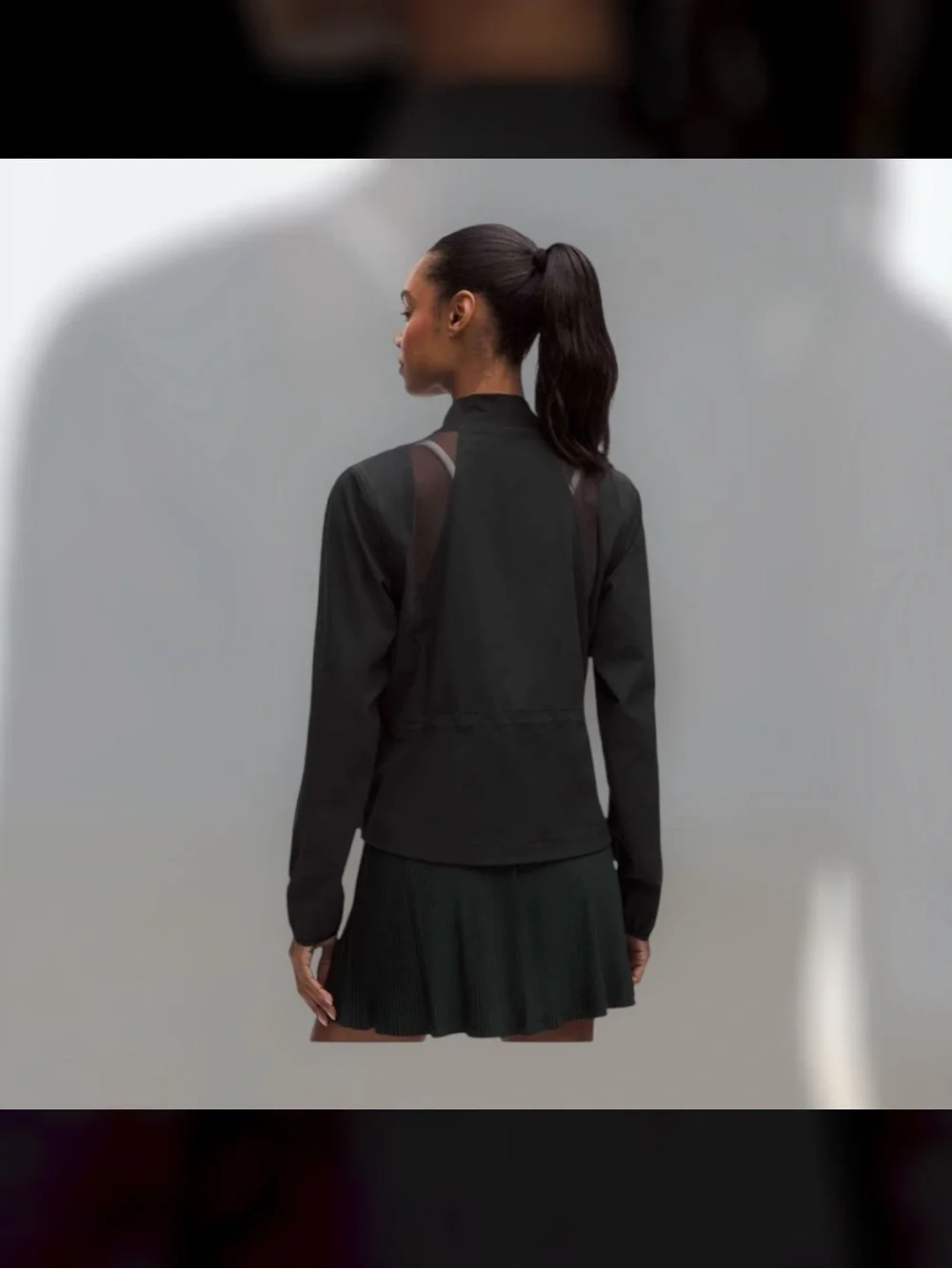 Lululemon Mesh-Ventilated Tennis
Jacket
Black - Picture 2 of 6